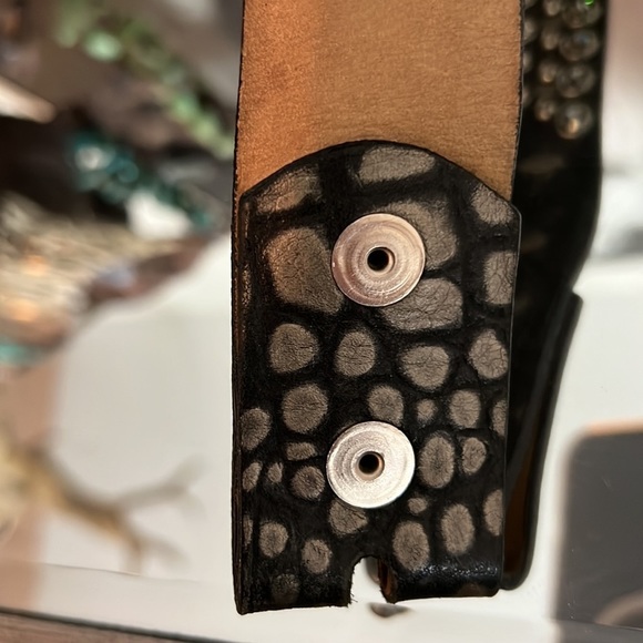Leatherock black & gunmetal Swarovski Crystal belt.Size 32 excellent condition.